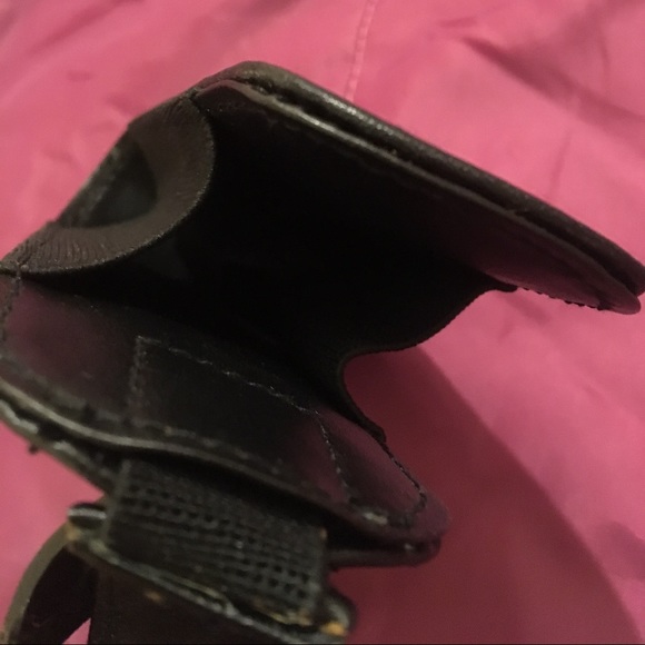 FINAL - EUC Etienne Aigner leather case - black - Picture 6 of 8